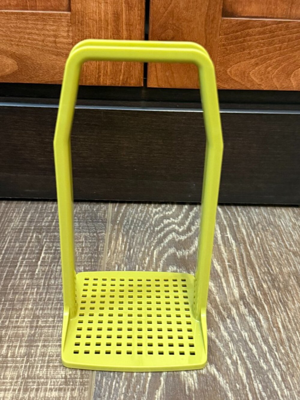 Tupperware Pick-A-Deli Pickle Container - Picture 12 of 16